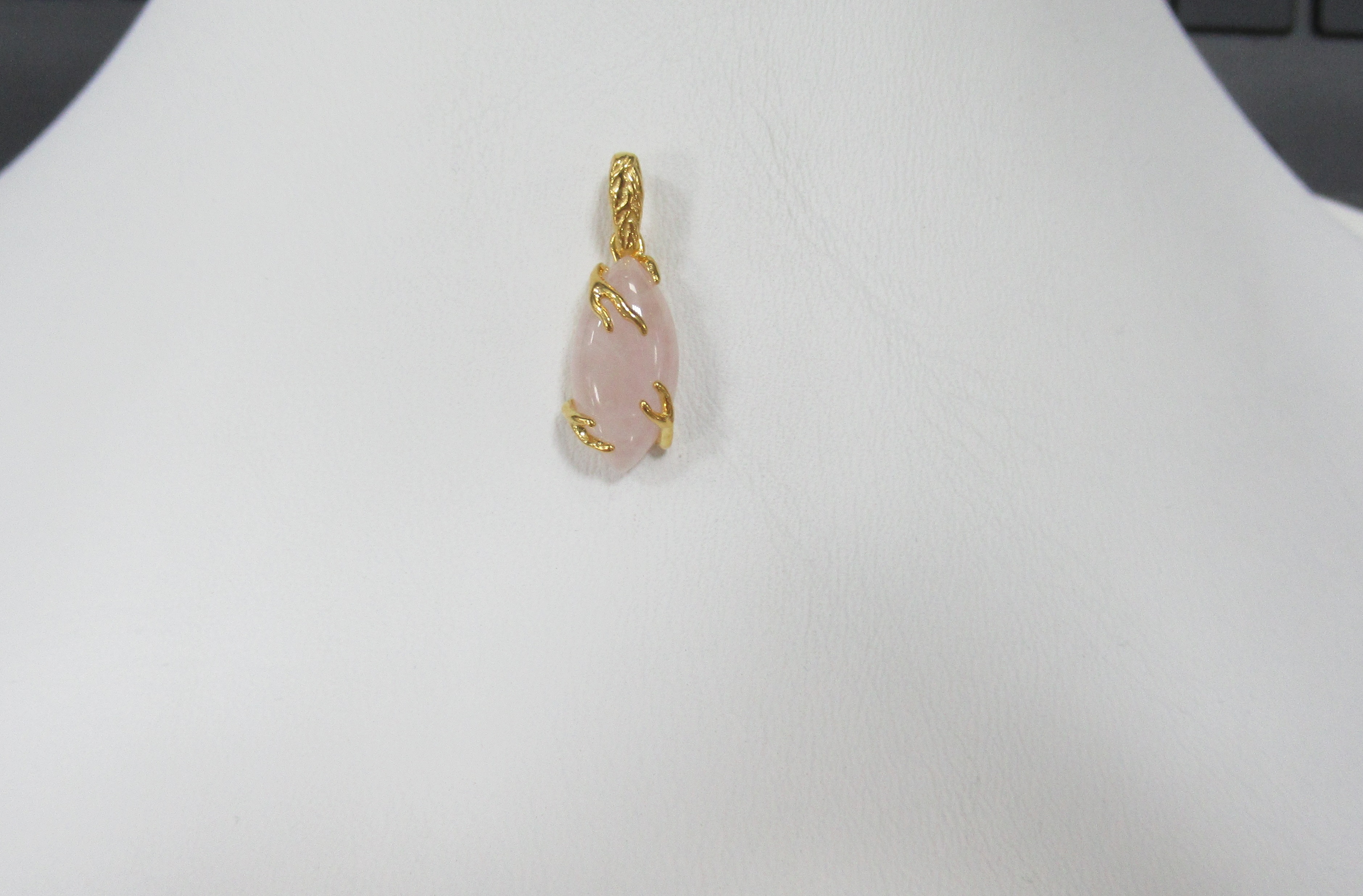 Серебряная подвеска с розовым кварцем